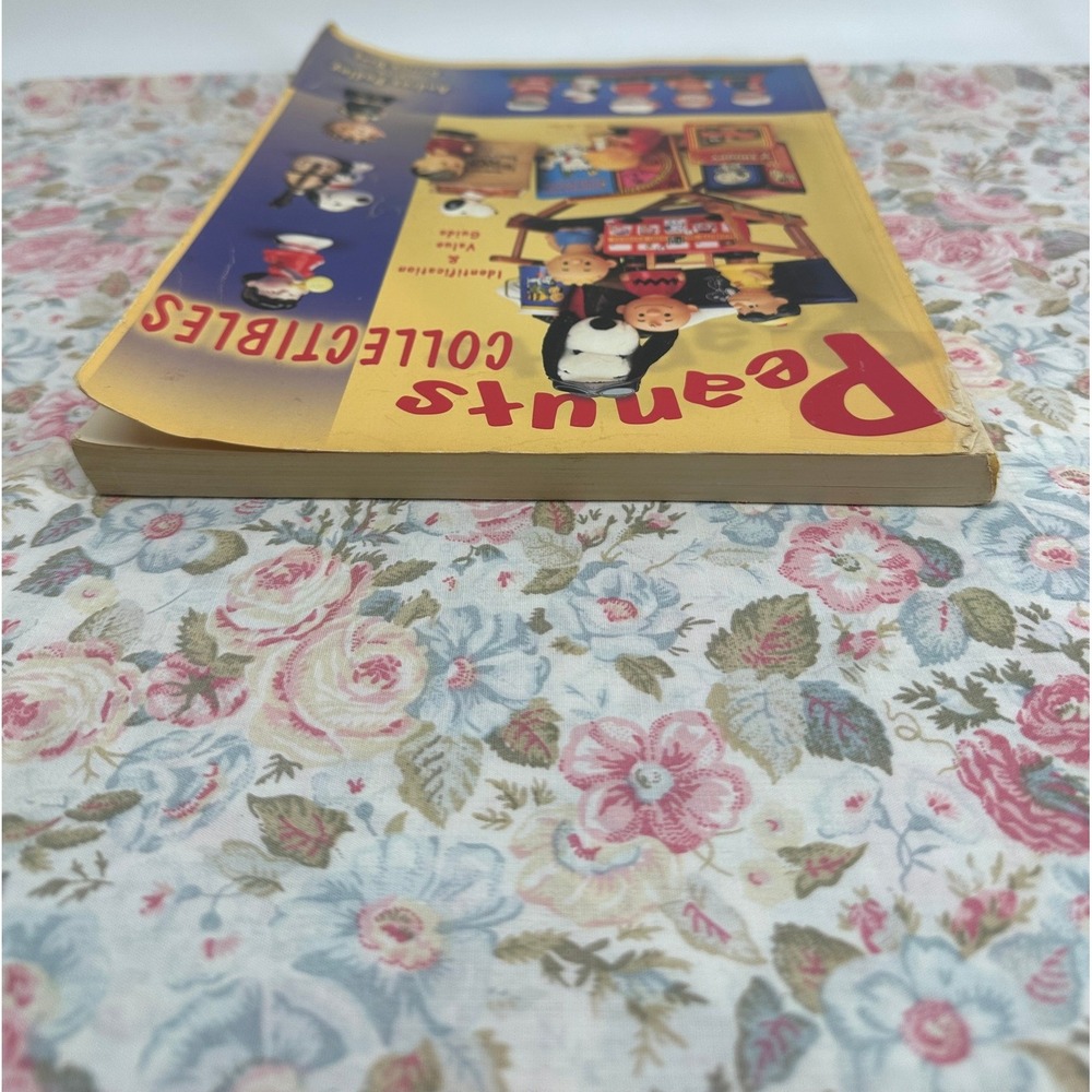Peanuts Collectibles Identification Value Guide Andrea Podley Derrick Bang 2000 - Picture 6 of 8